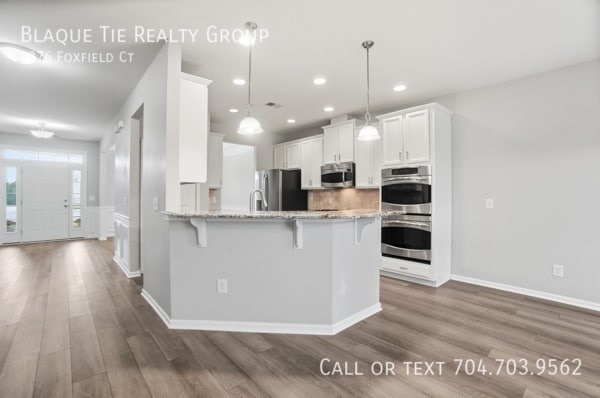 Building Photo - 4376 Foxfield Ct
