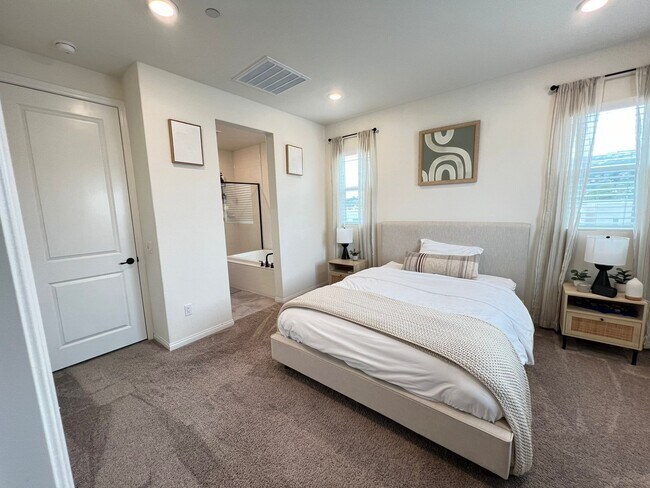 Building Photo - 27717 Stonehurst Ln