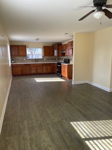 Building Photo - 3988 Denker Ave