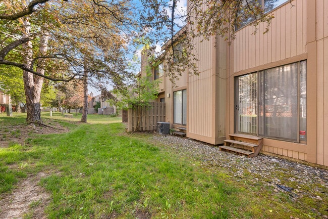 Building Photo - 5353 Wright Way S