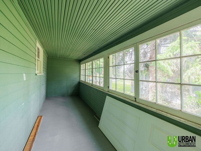 Building Photo - Spacious 4-Bedroom Home with 2-Car Garage, Basement Storage & Flexible Living Space in North Spokane
