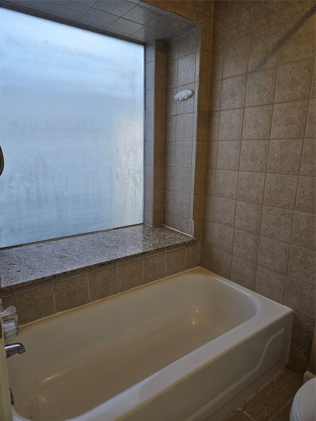 Building Photo - 2704 Orion Dr