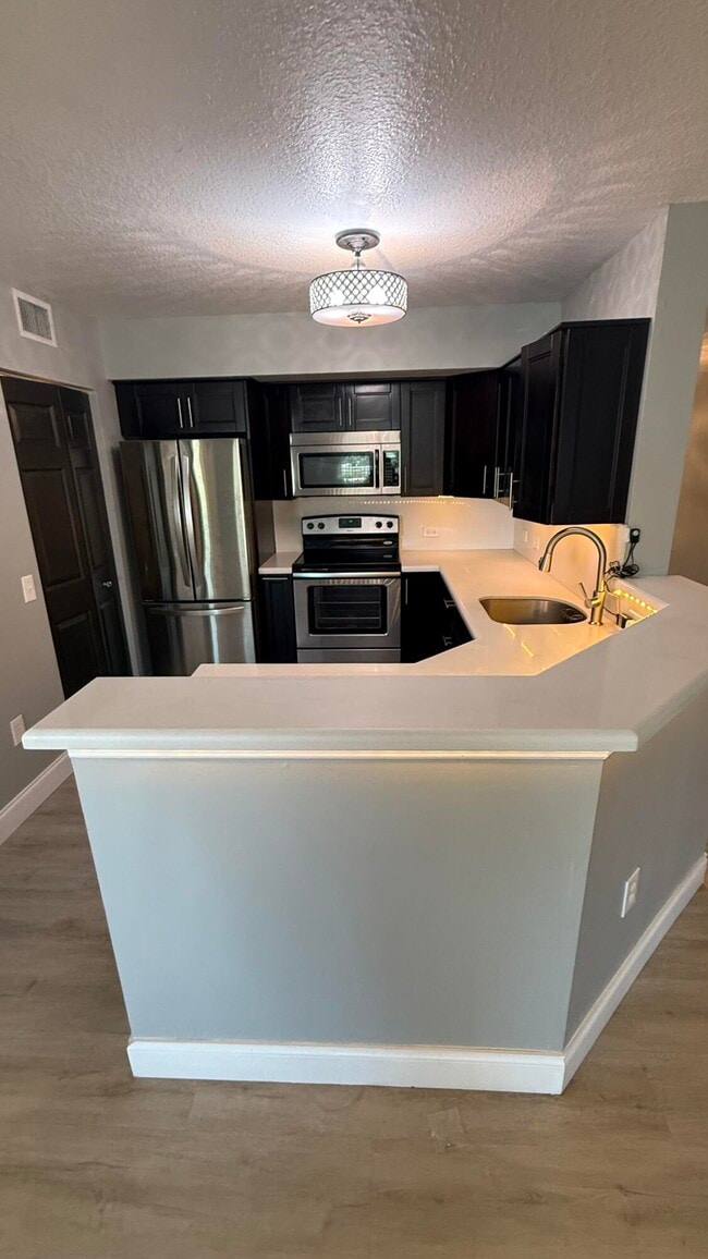 Building Photo - 208 Villa Cir