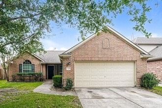 Building Photo - 549 Green Cedar Dr