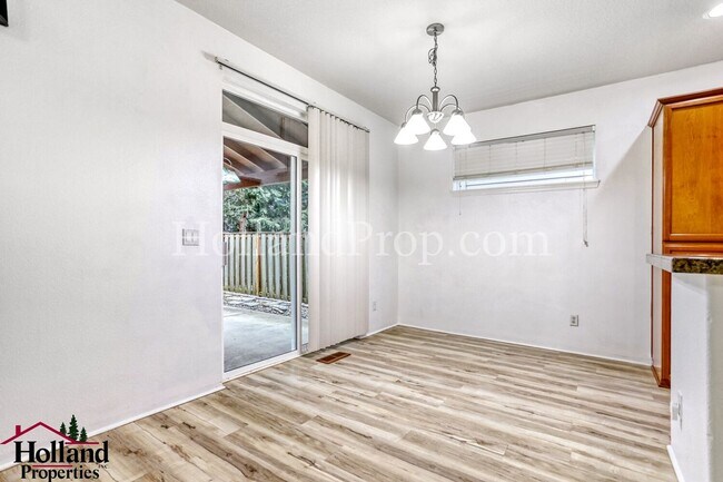 Building Photo - Impressive 4 bedroom home in Hillsboro