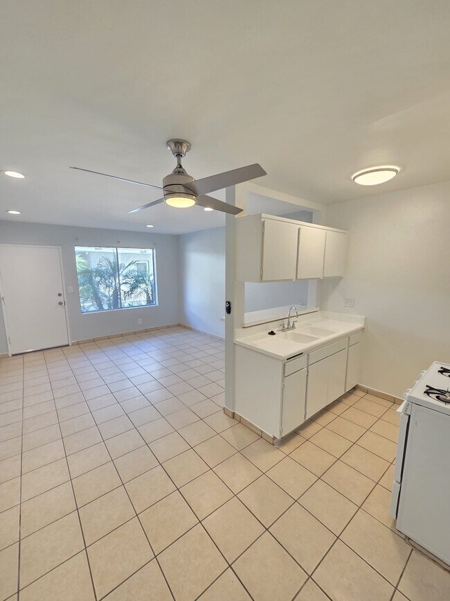 Building Photo - 4660 Kester Ave