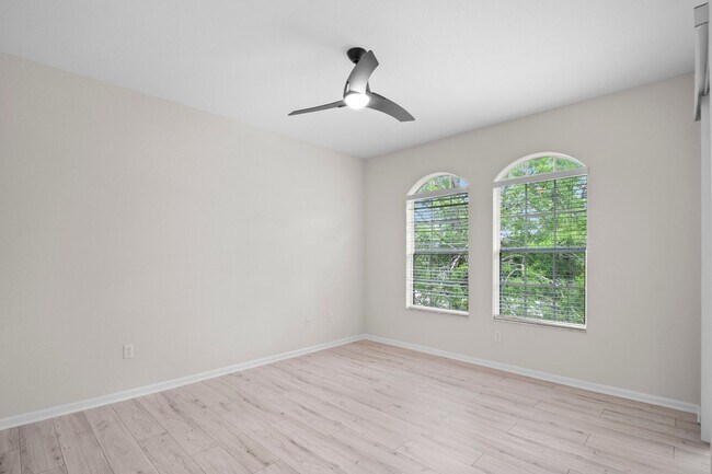 Building Photo - ANNUAL RENTAL - 3 Bedroom, 2 Bath w/ Garag...