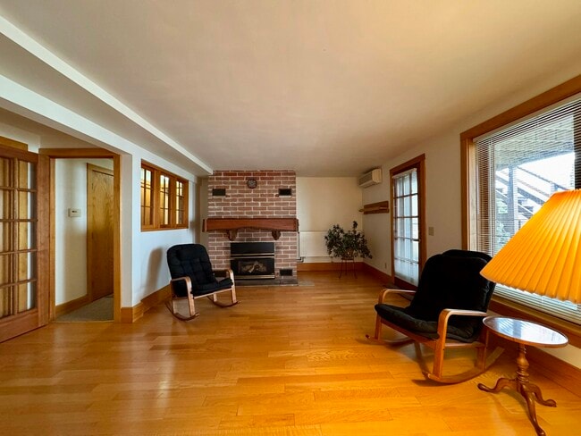 Building Photo - 5106 Card Ave