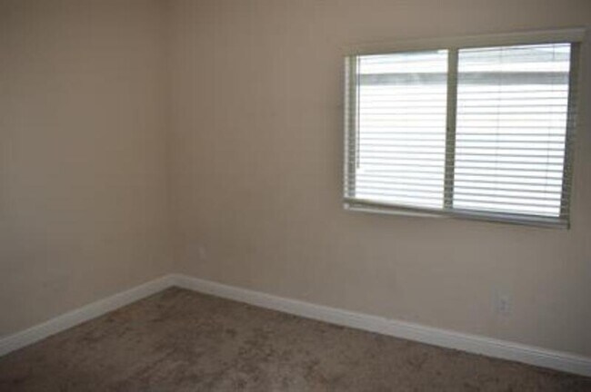 Building Photo - 2430 Quesada Dr