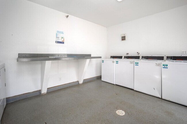 Building Photo - * $300 off April & May Rent *