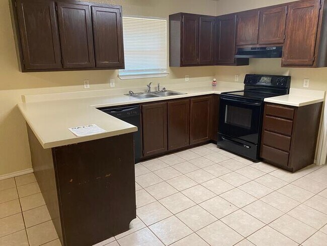 Building Photo - Now Available — Beautiful 3 Bedroom, 2 Bath Home!