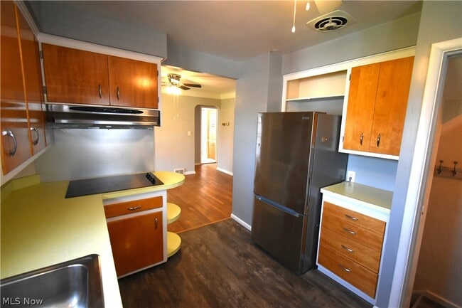 Building Photo - 2761 Forestview Ave