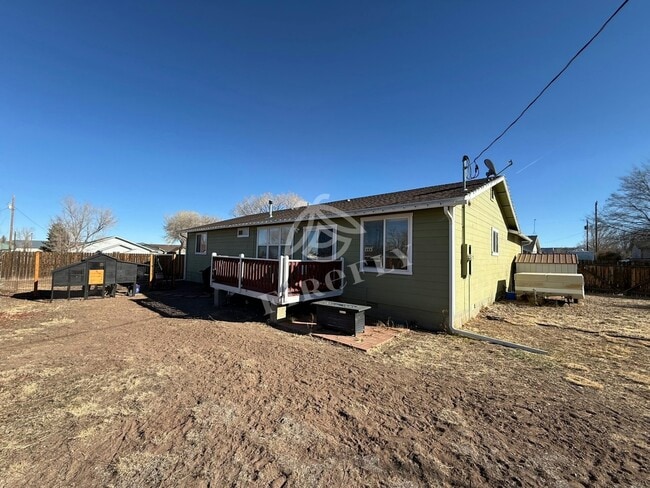 Building Photo - 844 Tori Cir