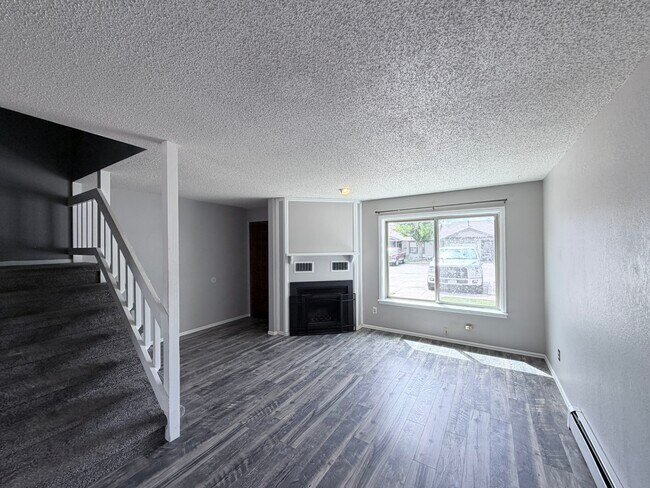 Building Photo - 1305 Wellington Ave