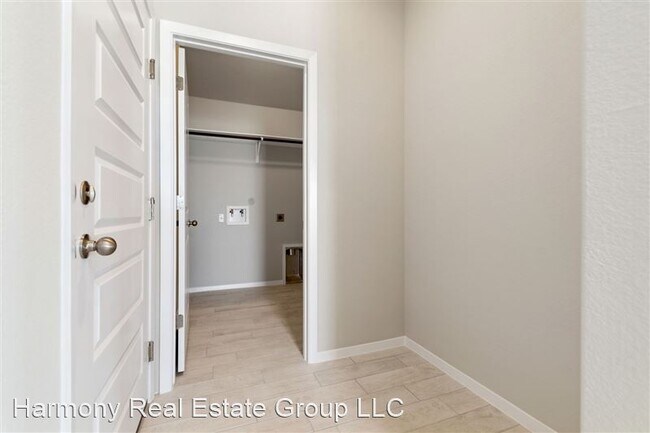 Building Photo - 187 Living Reef Dr
