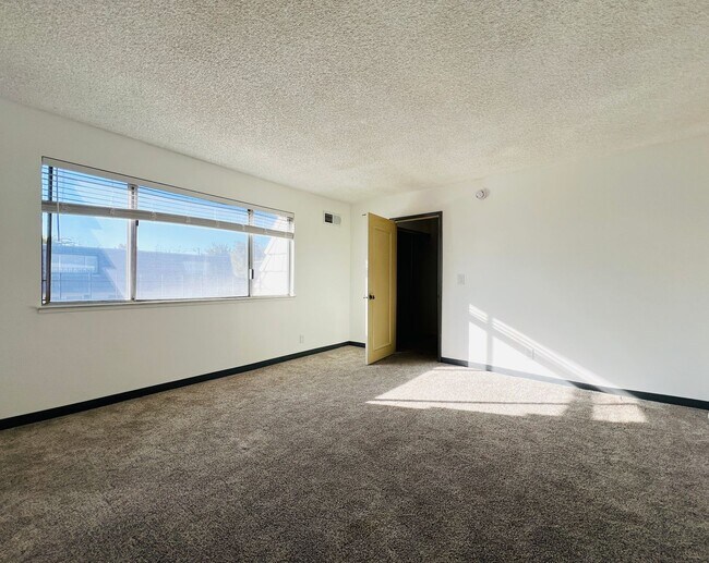 Building Photo - 3744 Pilgrim St