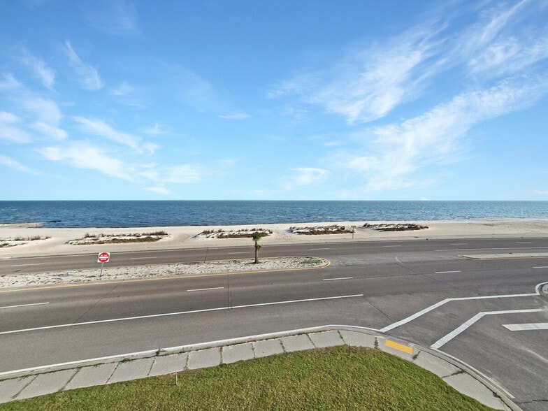 Building Photo - 996 Beach Blvd W