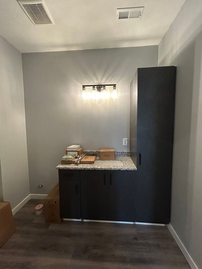 Building Photo - Mile High Investments (2724 Silver St.)