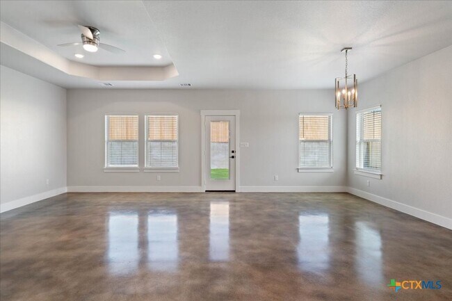 Building Photo - 223 Timberline Dr