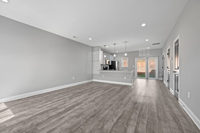 Building Photo - 3 Bedroom Townhome in Campbell County