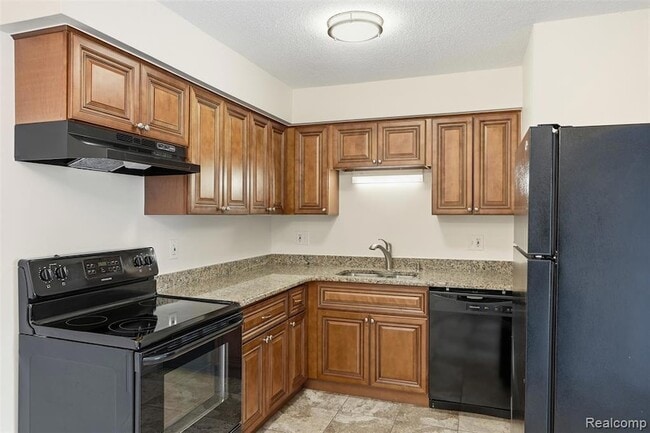 Building Photo - 8188 24 Mile Rd