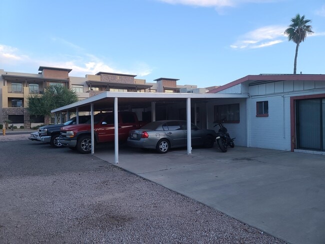 Building Photo - 4924 N Woodmere Fairway