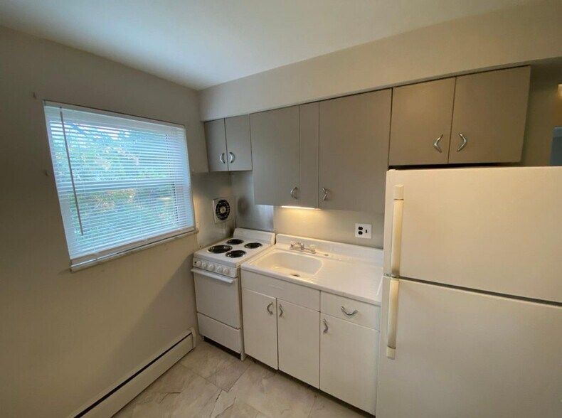 Building Photo - 3616 Brotherton Rd