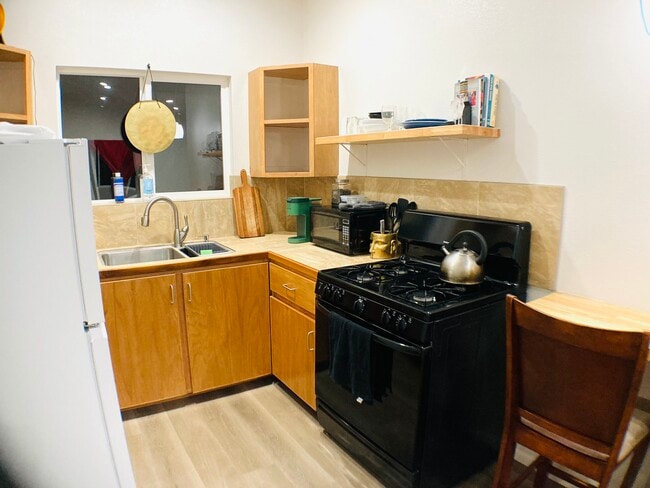 Building Photo - 466 8th