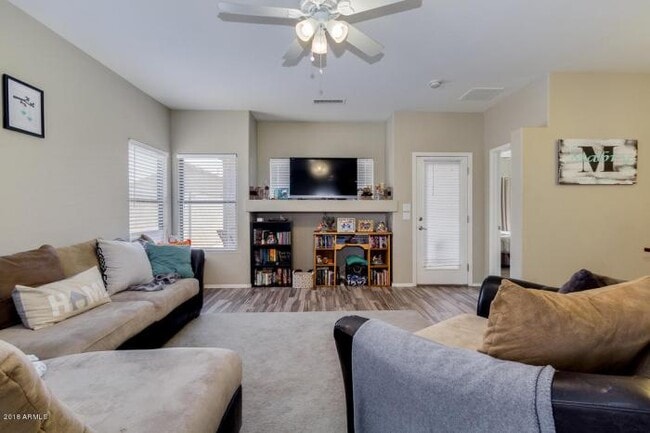 Building Photo - 3 bedroom in Mesa AZ 85209
