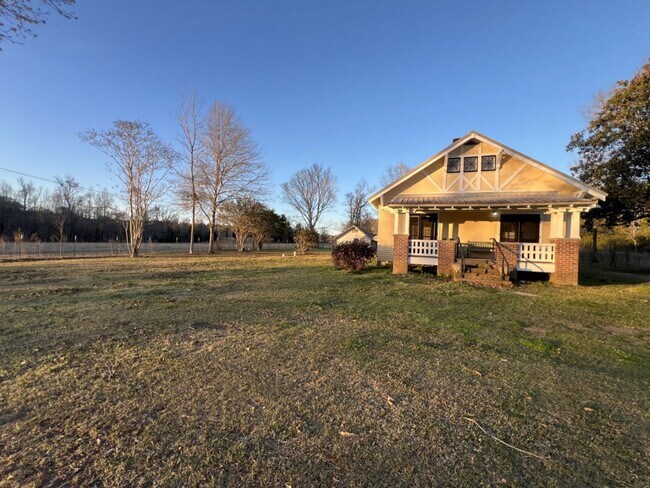 Building Photo - Large Country Home with Loft, Office/Flex Room & Granite Counters