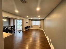 Building Photo - 1830 Main St