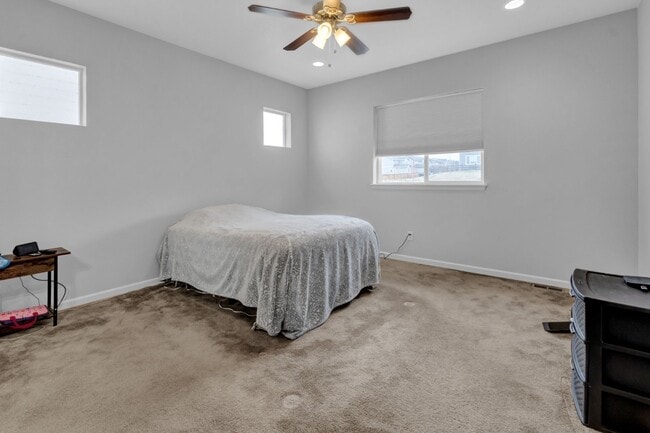 Building Photo - Beautiful low-maintenance ranch home with turf in front and back!