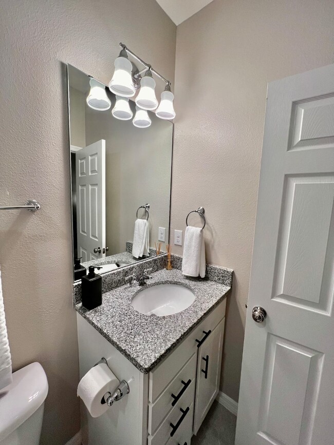 Building Photo - 217 Citrus Isle Lp