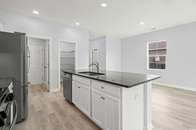 Building Photo - 336 Hidden Cove Dr