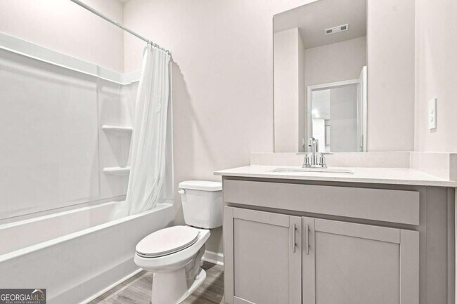 Building Photo - 176 Meander Dr