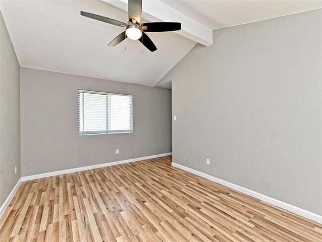 Building Photo - 4004 Jaffna Cove