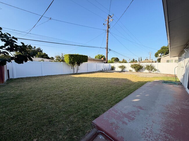 Building Photo - Beautiful & Spacious 3Bedroom / 1.5Bath in West Covina