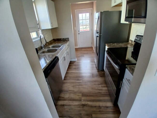 Building Photo - 502 Indian Ave