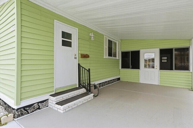 Building Photo - 1798 Fox Hill Dr