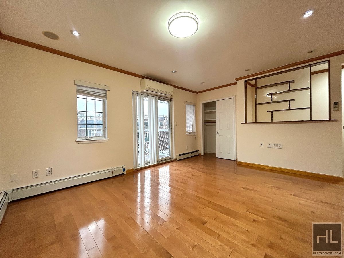 Building Photo - 70 STREET