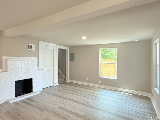 Building Photo - 312 Avondale Ave