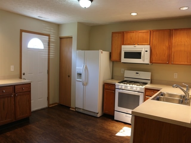 Building Photo - 7525 Hemrich Dr