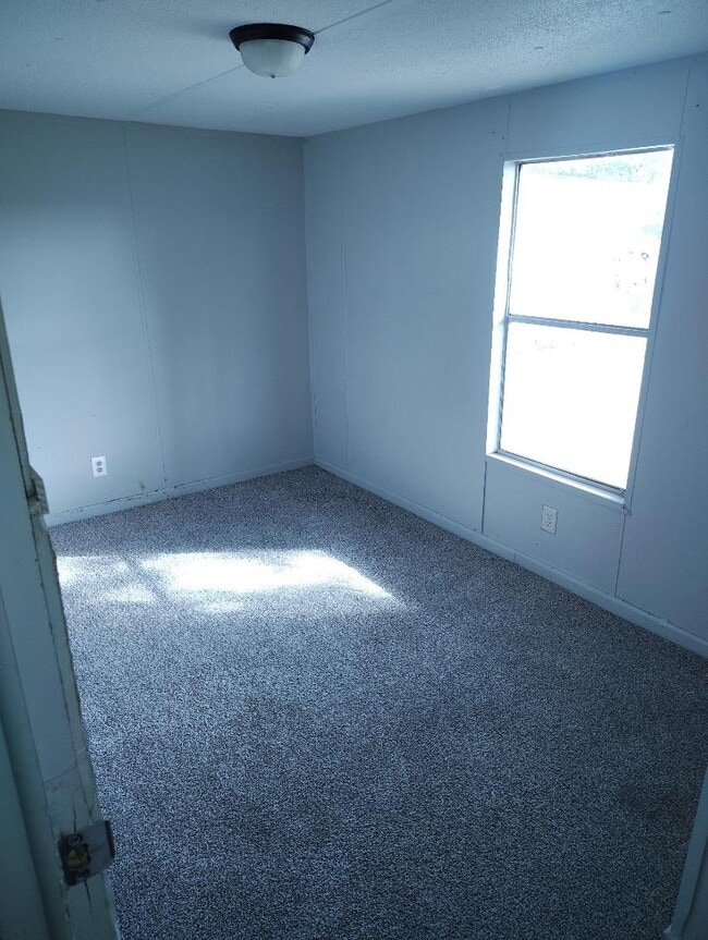 Building Photo - 1378 Hwy 196 W