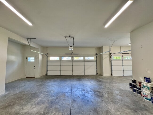Building Photo - 243 Chuniloti Way