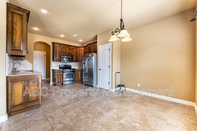 Building Photo - 126 S Angus Ln