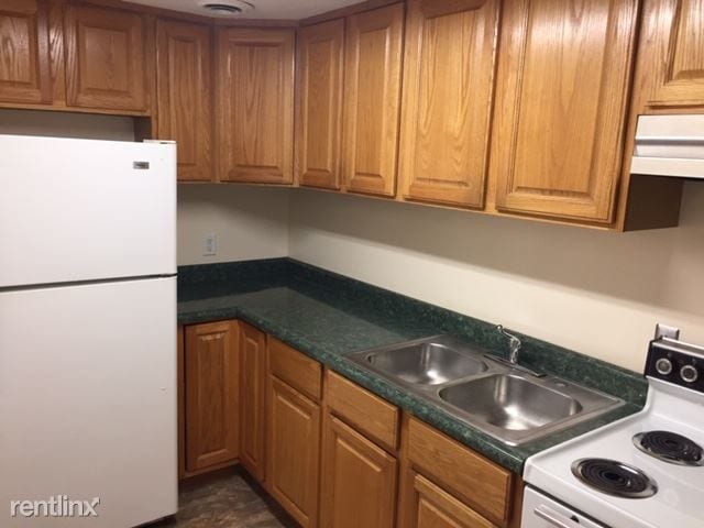 Building Photo - 306 Beakes St