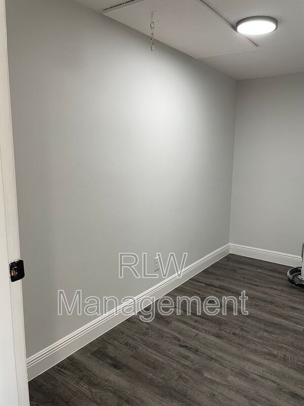 Building Photo - 611 Mt Homer Rd