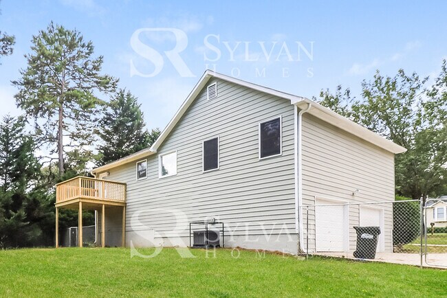 Building Photo - 98 Silverthorne Pl