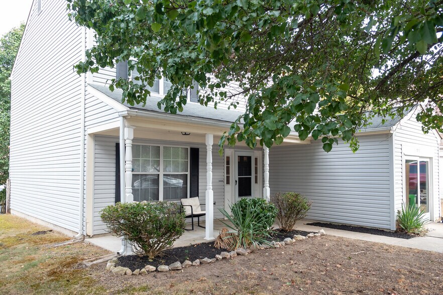 Front of house - 3270 Greenwich Ct