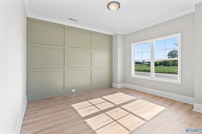 Building Photo - 243 Susan Lynn Dr